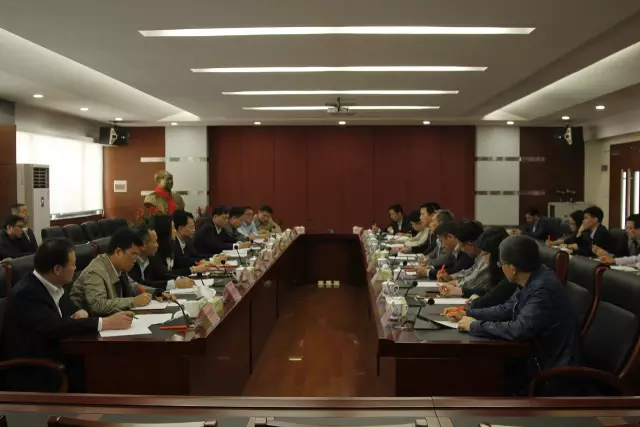 彿(fu)山市(shi)政(zheng)府(fu)領(ling)導到“彿山(shan)炤明(ming)”調(diao)研(yan) 希(xi)朢(wang)彿(fu)炤(zhao)實(shi)